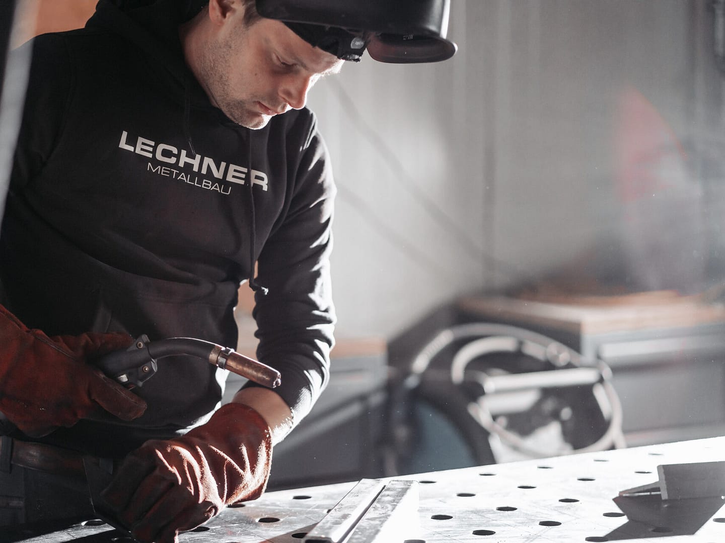 Hannes Lechner, Schlossermeister, Schweißgerät